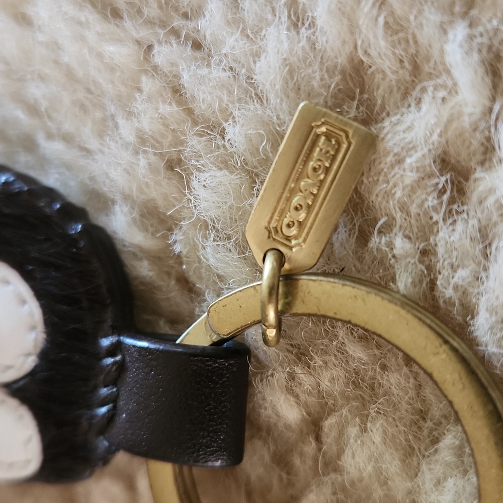 Adorable NWOT Coach Signature Leather Owl Key Ring π€ππ¦β€οΈπ - Picture 4 of 10